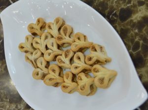 حلويات ابو خالد - بسكويت مغربي بحشوه المكسرات